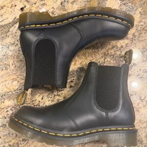 Dr. Martens Black Leather Chelsea Boots with Yellow Stitching sz 7
